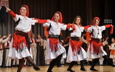 albanaise femme|Danse traditionnelle Albanaise